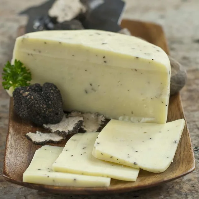 Caciotta al Tartufo