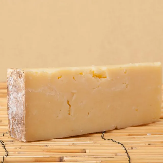 Monty's Cheddar